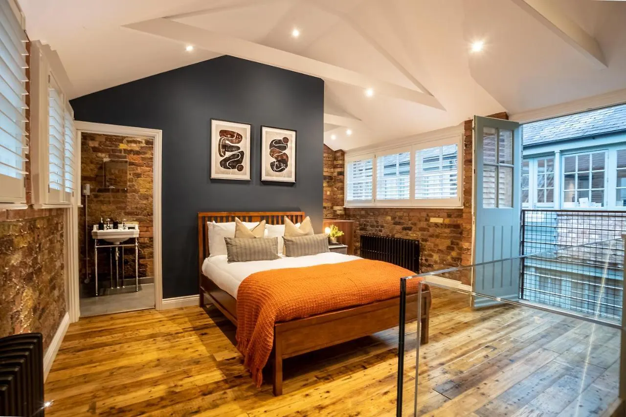 Apartment Deluxe Rustic Style Two Bedroom Bethnal Green - Yard View London