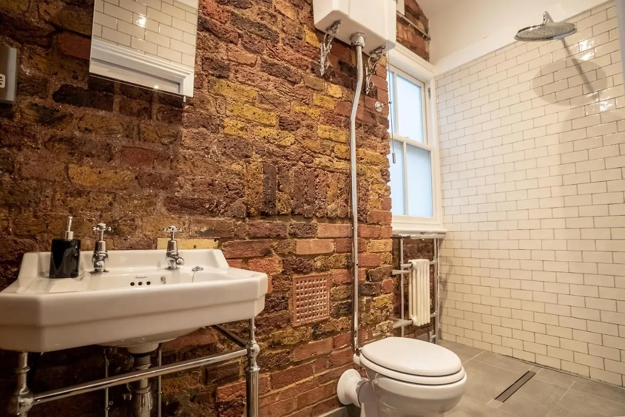 Deluxe Rustic Style Two Bedroom Bethnal Green - Yard View London 0*,  United Kingdom
